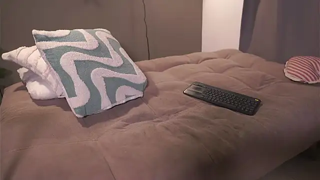 HannahEvanss online show from February 11, 2026, 11:48 am