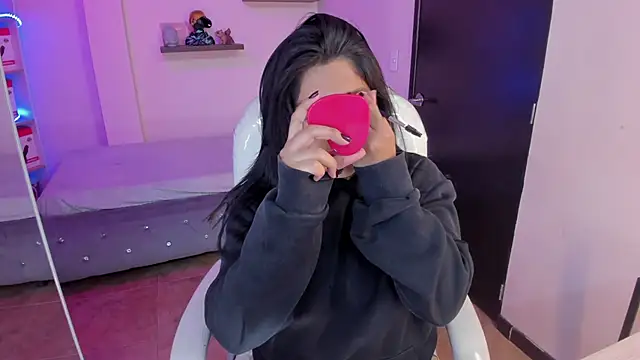 Catalinaa martinez online show from January 17, 2025, 8:44 pm