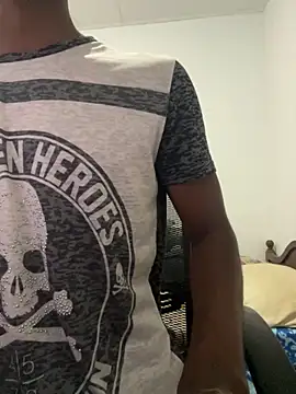 Snapshot of little-monter chatting on March 24, 2026, 2:05 am little-monter online show from March 24, 2026, 2:05 am