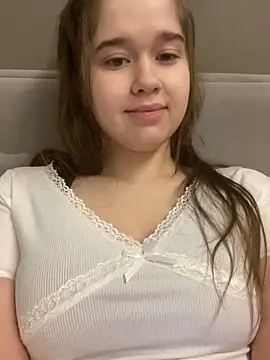 HornyGirlH online show from December 15, 2025, 3:11 am