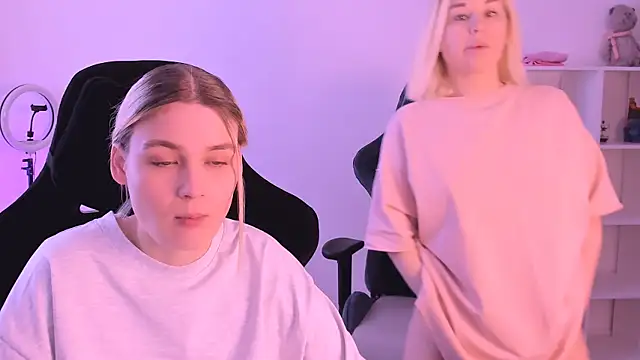 hotblonds online show from January 12, 2025, 10:12 am