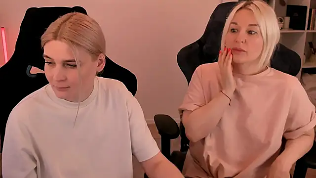 hotblonds online show from March 8, 2025, 2:30 pm