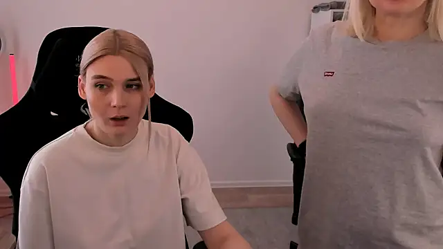 hotblonds online show from March 10, 2025, 10:15 am