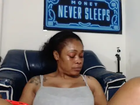 alexiaao9 online show from April 15, 2026, 3:13 am