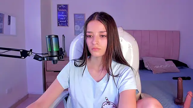 Amaia Daniells online show from February 24, 2025, 6:27 am