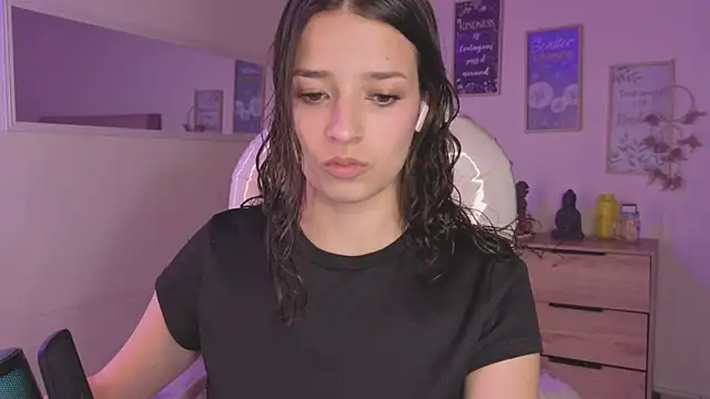 Amaia Daniells online show from October 10, 2025, 3:49 am