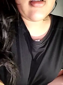 Annerae online show from October 31, 2025, 5:14 pm