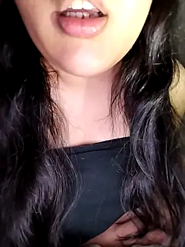 Annerae online show from April 13, 2026, 3:28 pm