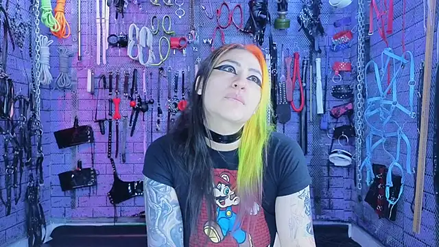 PANDORANEZZ online show from October 29, 2025, 5:04 pm