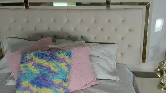 Meghan stonne  online show from November 23, 2025, 7:13 pm