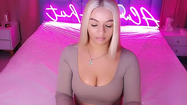 AllwaysHotJ online show from December 3, 2025, 2:08 am