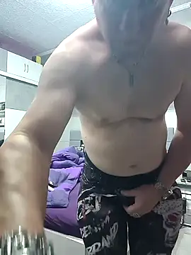 tomtom111111 online show from January 25, 2025, 6:24 pm