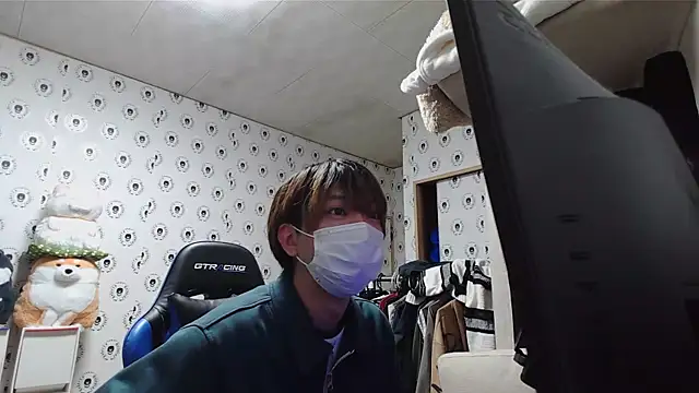 Snapshot of pychan chatting on February 26, 2025, 12:58 pm pychan online show from February 26, 2025, 12:58 pm