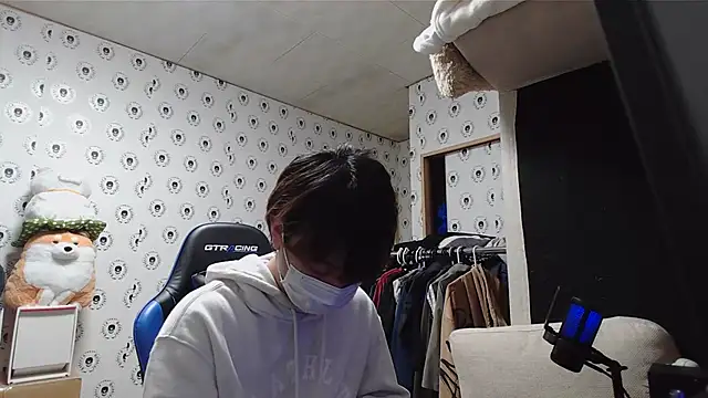 Snapshot of pychan chatting on March 4, 2025, 11:08 am pychan online show from March 4, 2025, 11:08 am