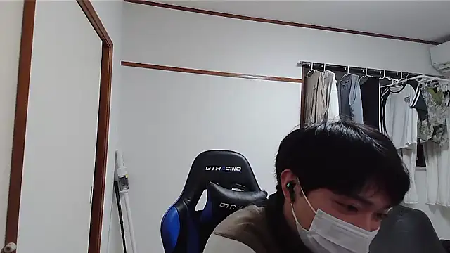 Snapshot of pychan chatting on December 20, 2025, 2:46 pm pychan online show from December 20, 2025, 2:46 pm