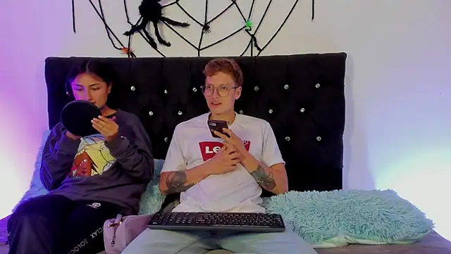 Snapshot of A_sexy_couple__ chatting on October 28, 2025, 9:17 pm A sexy couple   online show from October 28, 2025, 9:17 pm