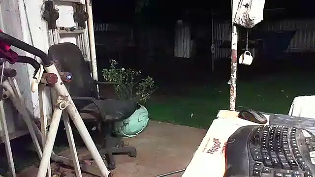 herbie010666 online show from February 9, 2025, 12:19 pm