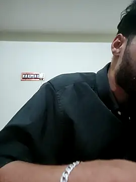 FearingForm online show from September 25, 2025, 8:01 pm