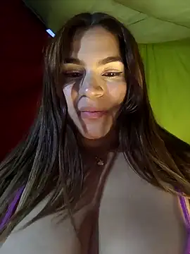 Snapshot of SexyFriends_ chatting on February 18, 2025, 3:54 pm SexyFriends  online show from February 18, 2025, 3:54 pm