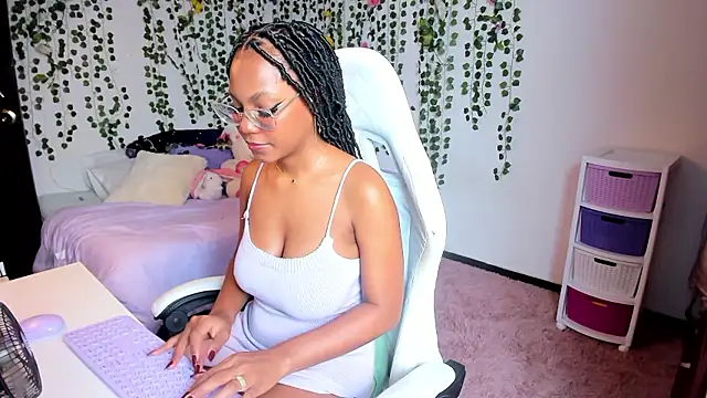 violeta milleer online show from December 8, 2024, 5:22 pm