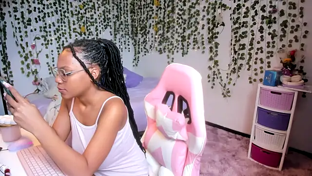 violeta milleer online show from November 19, 2025, 5:02 pm