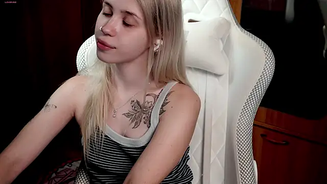 ho1yho1e online show from September 24, 2025, 7:39 pm