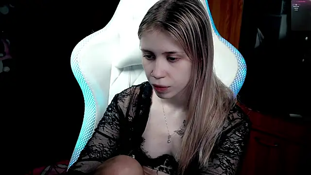 ho1yho1e online show from November 29, 2025, 6:44 pm