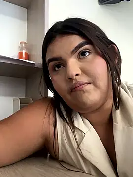 Lia sexx online show from January 8, 2026, 7:05 pm