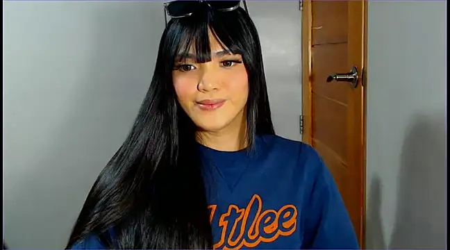 WONDERWOMAN2023 online show from March 23, 2025, 3:32 am