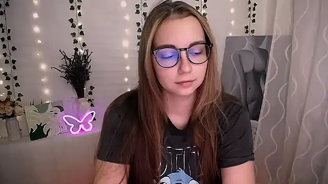 SweetPrincess  online show from September 18, 2025, 5:42 am