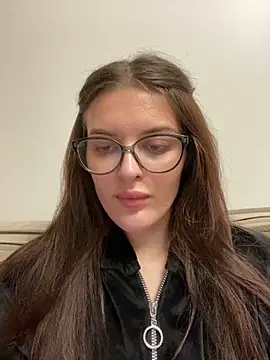 little belucci online show from January 28, 2025, 3:25 pm