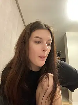 little belucci online show from March 22, 2025, 6:47 pm