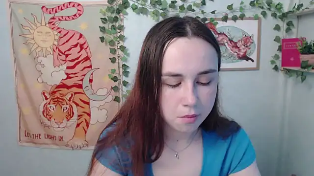 Snapshot of VeryVeryVeryShy_ chatting on June 1, 2026, 5:53 am VeryVeryVeryShy online show from June 1, 2026, 5:53 am