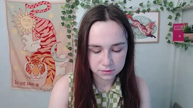 Snapshot of VeryVeryVeryShy_ chatting on June 2, 2026, 5:42 am VeryVeryVeryShy online show from June 2, 2026, 5:42 am