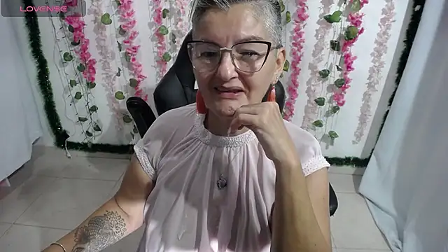 bety-cum2 online show from February 7, 2025, 2:15 pm