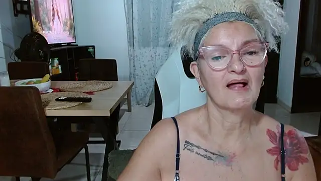 bety-cum2 online show from February 5, 2026, 9:47 am