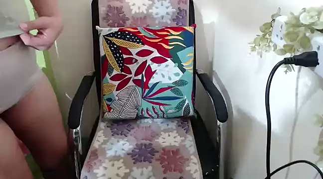 Snapshot of Skinny_regie99xxx chatting on February 21, 2025, 2:38 pm Skinny regie99xxx online show from February 21, 2025, 2:38 pm