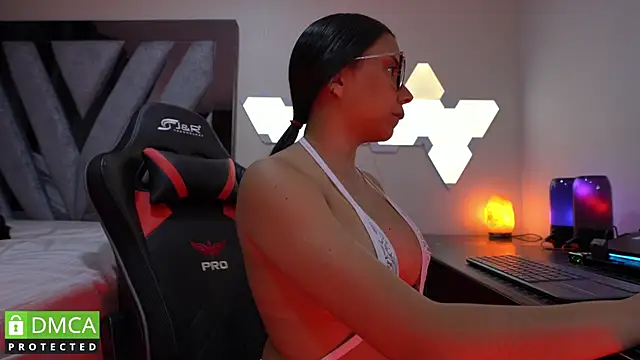 Snapshot of Dubois_Amy chatting on December 5, 2024, 2:42 am Dubois Amy online show from December 5, 2024, 2:42 am