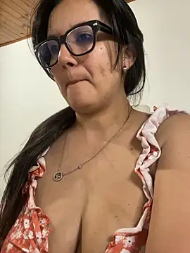 SWEETLILY18 online show from June 11, 2026, 12:08 am