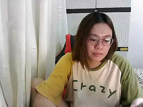 crizzybel online show from March 11, 2025, 2:29 pm