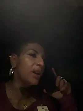 prettypurplep online show from November 14, 2025, 4:55 am