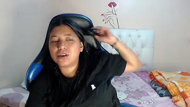 Leylafourniert online show from December 21, 2025, 5:42 pm