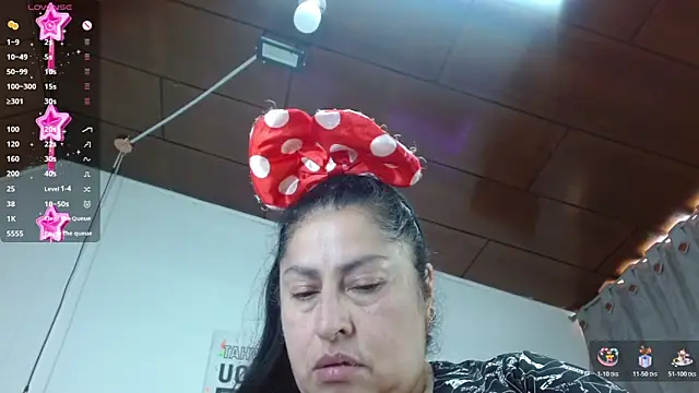 Snapshot of Keyla01_ chatting on October 24, 2025, 6:37 pm Keyla01 online show from October 24, 2025, 6:37 pm