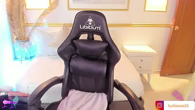 lucy26  online show from January 31, 2025, 2:26 am