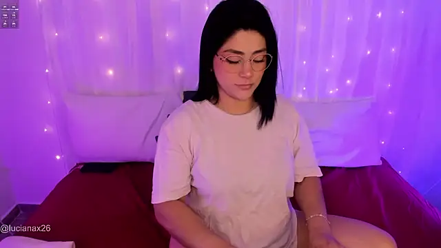 lucy26  online show from October 19, 2025, 2:23 am