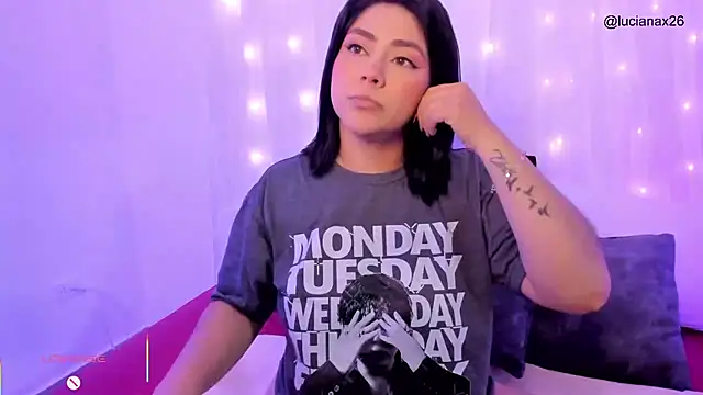 lucy26  online show from October 31, 2025, 2:56 am