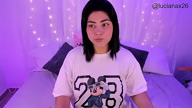 lucy26  online show from November 6, 2025, 1:39 am