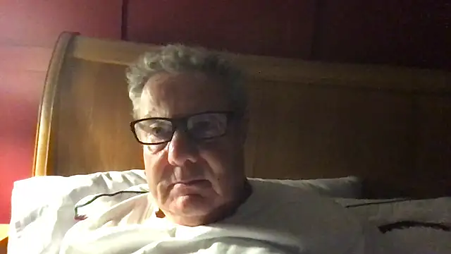 Snapshot of Oldpistolpete chatting on October 9, 2025, 11:25 pm Oldpistolpete online show from October 9, 2025, 11:25 pm