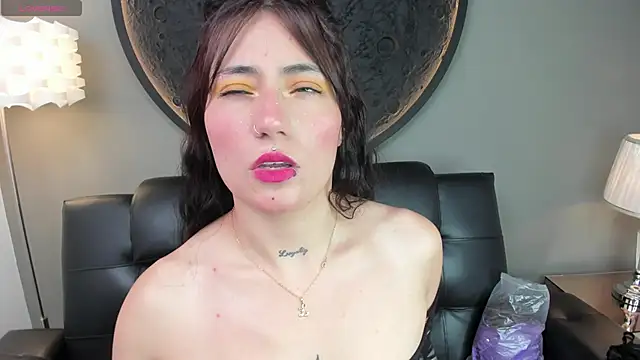 Snapshot of miss_sharlotte18 chatting on January 7, 2025, 6:03 pm miss sharlotte18 online show from January 7, 2025, 6:03 pm