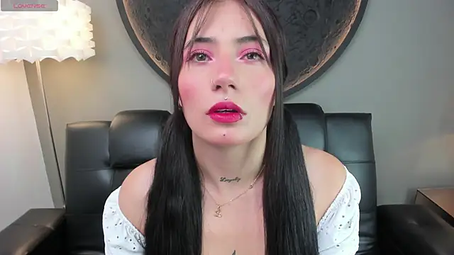Snapshot of miss_sharlotte18 chatting on January 11, 2025, 6:01 pm miss sharlotte18 online show from January 11, 2025, 6:01 pm